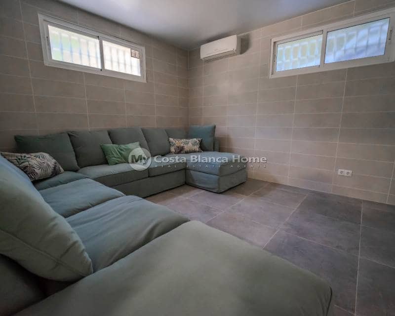 5 bedroom Villa for sale in Dona Pepa - € 680,000 (Ref: 9170613)