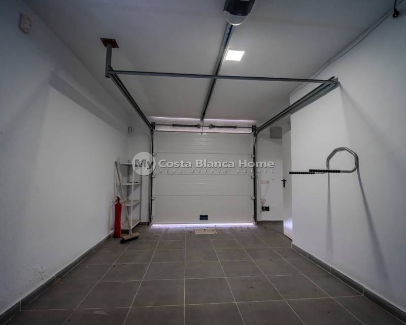 5 bedroom Villa for sale in Dona Pepa - € 680,000 (Ref: 9170613)