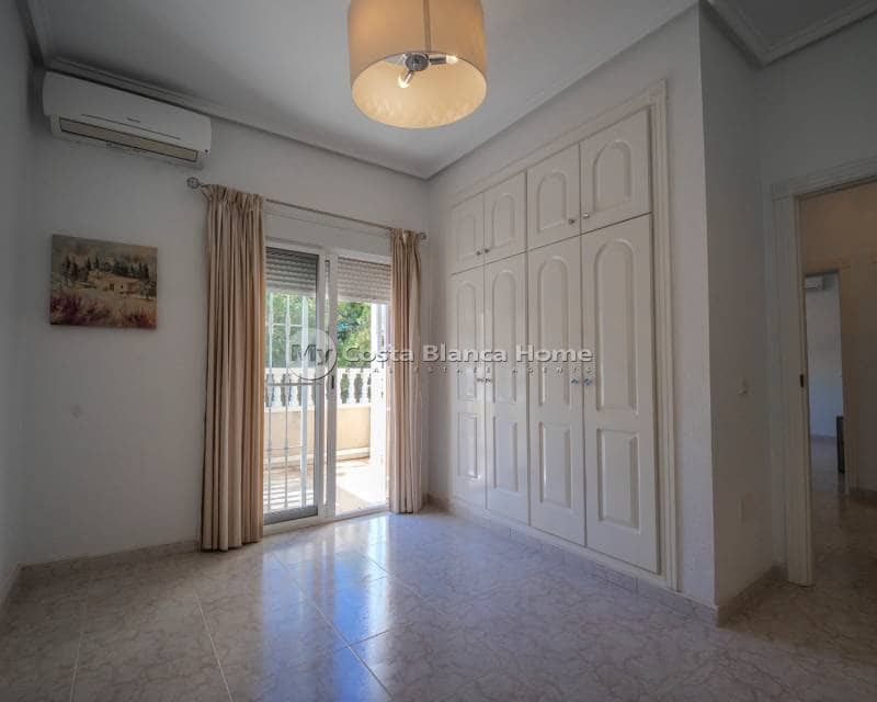 5 bedroom Villa for sale in Dona Pepa - € 680,000 (Ref: 9170613)