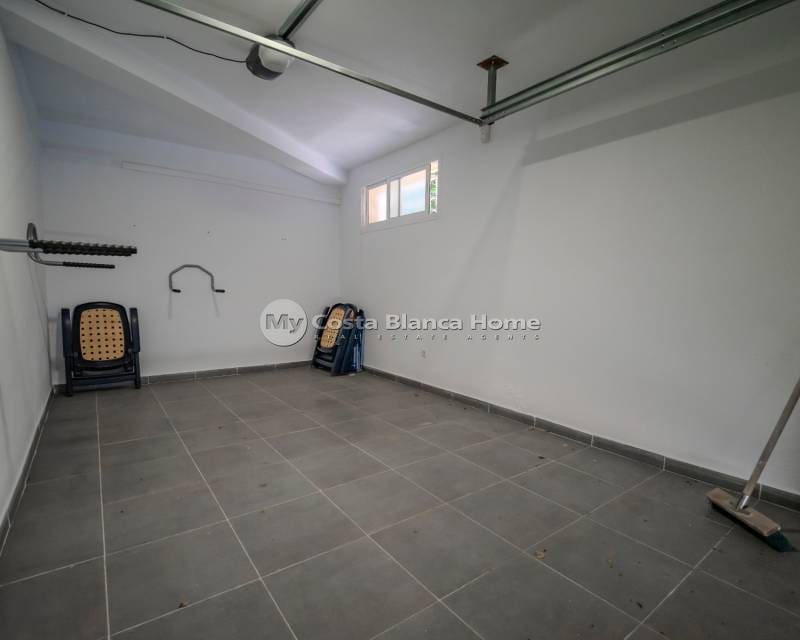 5 bedroom Villa for sale in Dona Pepa - € 680,000 (Ref: 9170613)