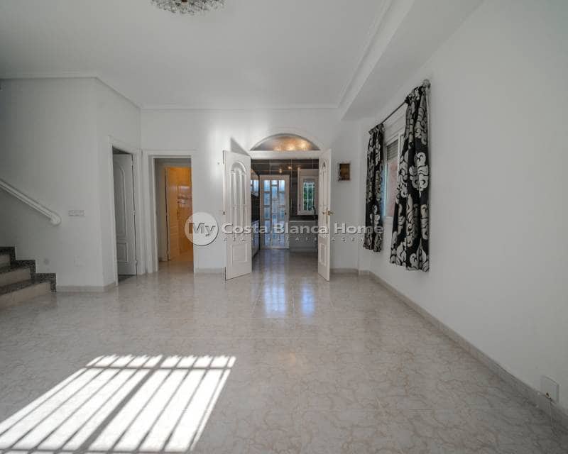 5 bedroom Villa for sale in Dona Pepa - € 680,000 (Ref: 9170613)