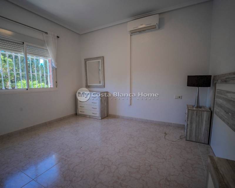 5 bedroom Villa for sale in Dona Pepa - € 680,000 (Ref: 9170613)