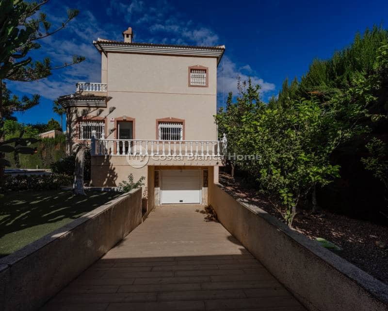 5 bedroom Villa for sale in Dona Pepa - € 680,000 (Ref: 9170613)