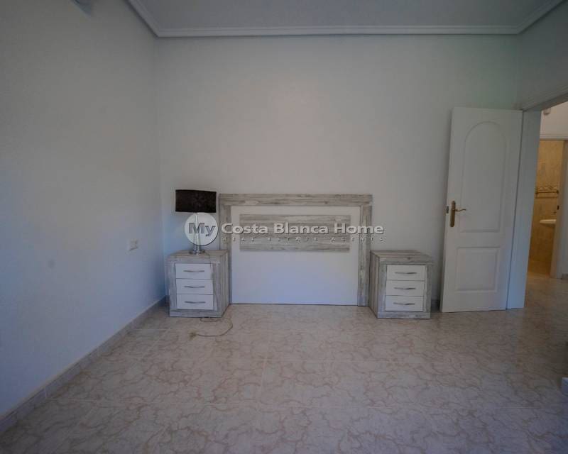 5 bedroom Villa for sale in Dona Pepa - € 680,000 (Ref: 9170613)