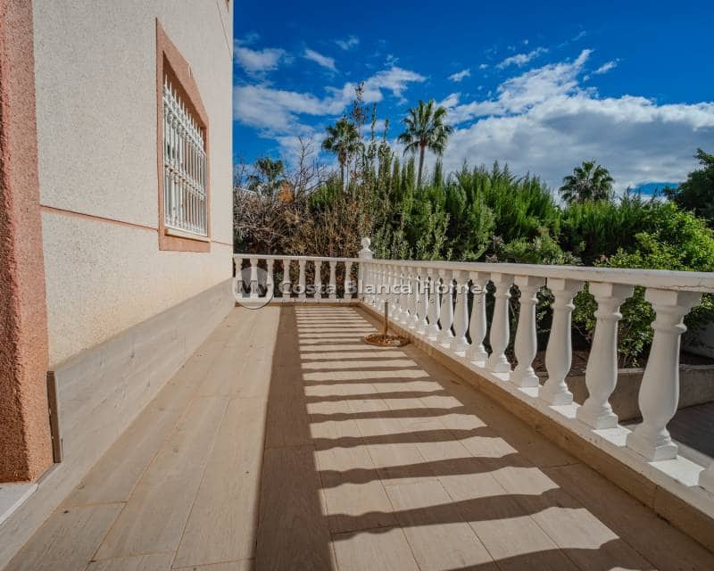 5 bedroom Villa for sale in Dona Pepa - € 680,000 (Ref: 9170613)