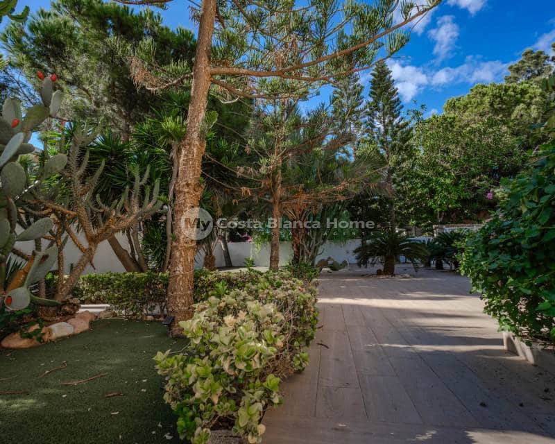 5 bedroom Villa for sale in Dona Pepa - € 680,000 (Ref: 9170613)