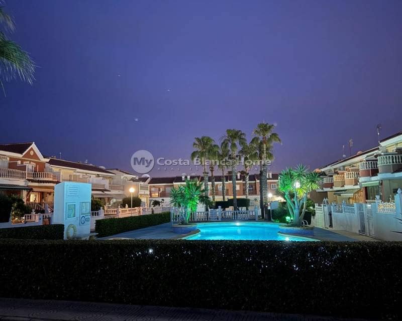 3 makuuhuone Omakotitalo myytävänä paikassa Dona Pepa mukana uima-altaan - 249 995 € (Ref: 9170618)