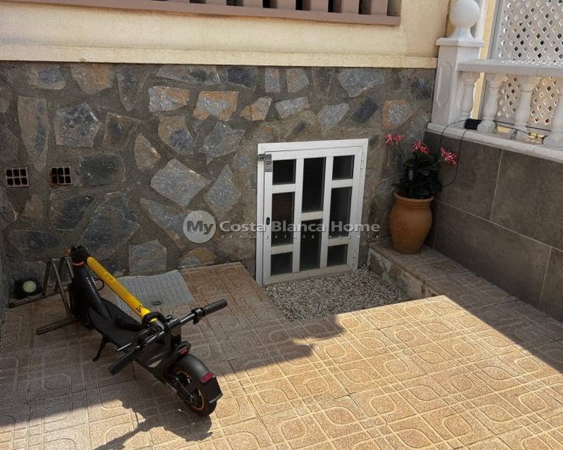 3 makuuhuone Omakotitalo myytävänä paikassa Dona Pepa mukana uima-altaan - 249 995 € (Ref: 9170618)