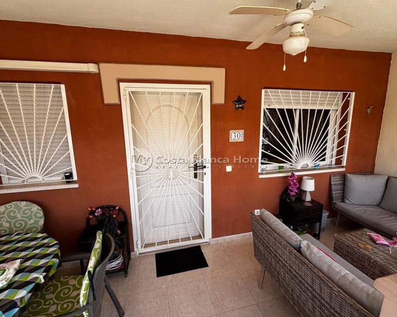 3 makuuhuone Omakotitalo myytävänä paikassa Dona Pepa mukana uima-altaan - 249 995 € (Ref: 9170618)