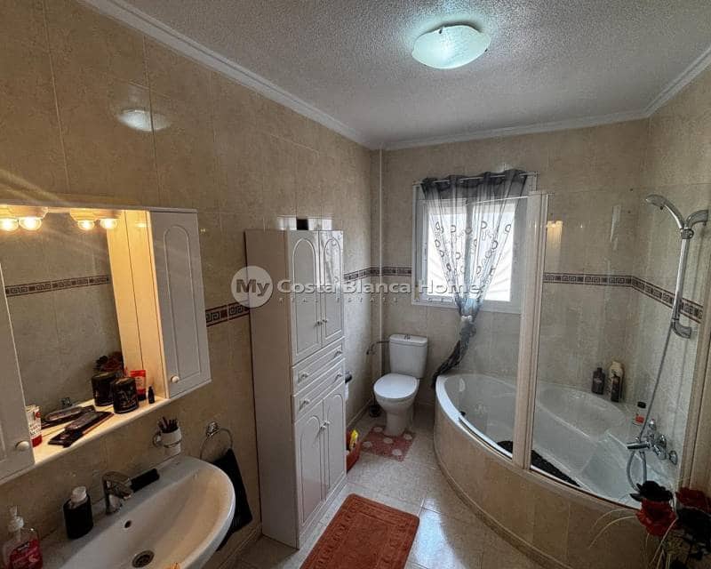 3 makuuhuone Omakotitalo myytävänä paikassa Dona Pepa mukana uima-altaan - 249 995 € (Ref: 9170618)