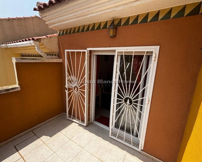 3 makuuhuone Omakotitalo myytävänä paikassa Dona Pepa mukana uima-altaan - 249 995 € (Ref: 9170618)