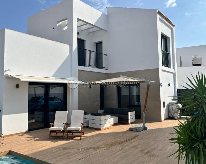 3 bedroom Villa for sale in Ciudad Quesada with pool - € 529,000 (Ref: 9170621)