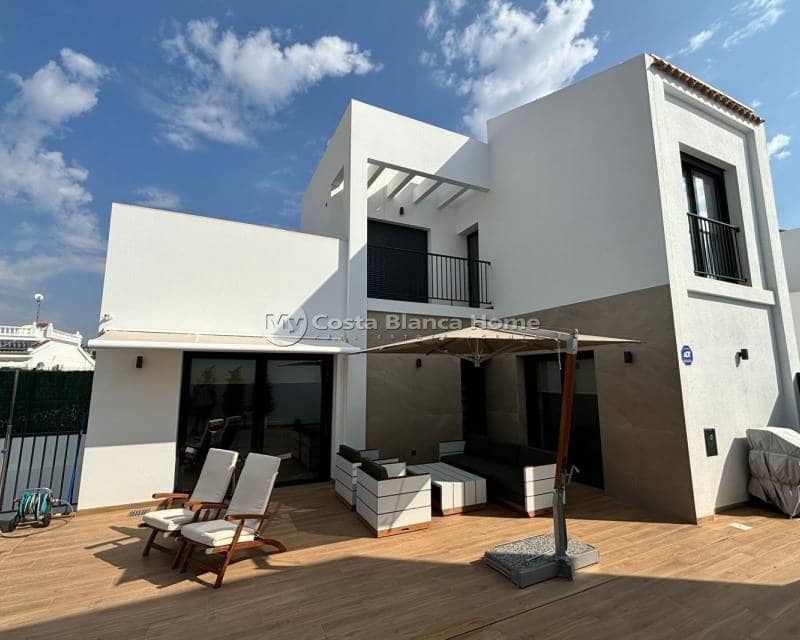 3 bedroom Villa for sale in Ciudad Quesada with pool - € 529,000 (Ref: 9170621)