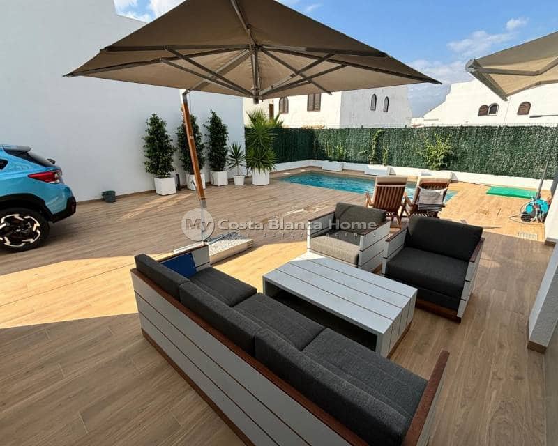 3 bedroom Villa for sale in Ciudad Quesada with pool - € 529,000 (Ref: 9170621)