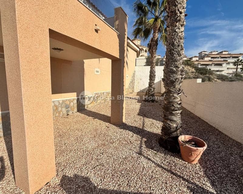 5 bedroom Villa for sale in La Marquesa with pool - € 625,000 (Ref: 9170622)