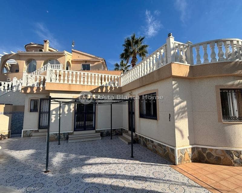 5 bedroom Villa for sale in La Marquesa with pool - € 625,000 (Ref: 9170622)