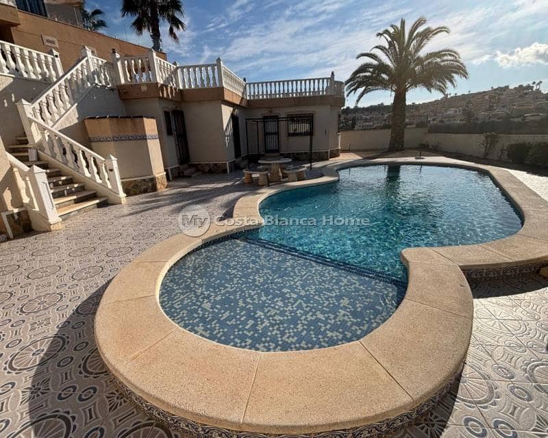 5 bedroom Villa for sale in La Marquesa with pool - € 625,000 (Ref: 9170622)