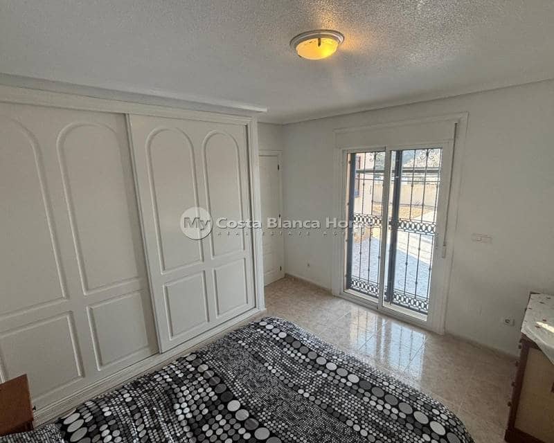 5 bedroom Villa for sale in La Marquesa with pool - € 625,000 (Ref: 9170622)