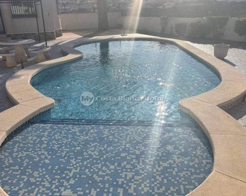 5 bedroom Villa for sale in La Marquesa with pool - € 625,000 (Ref: 9170622)