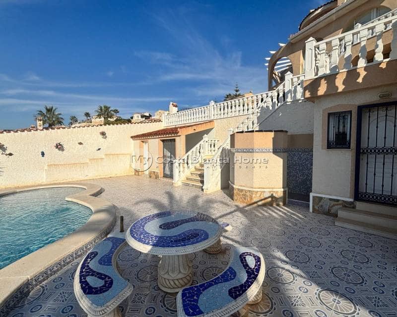 5 bedroom Villa for sale in La Marquesa with pool - € 625,000 (Ref: 9170622)