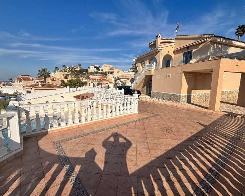 5 bedroom Villa for sale in La Marquesa with pool - € 625,000 (Ref: 9170622)