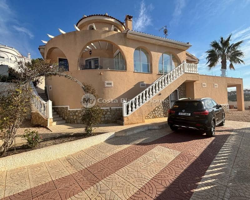 5 bedroom Villa for sale in La Marquesa with pool - € 625,000 (Ref: 9170622)