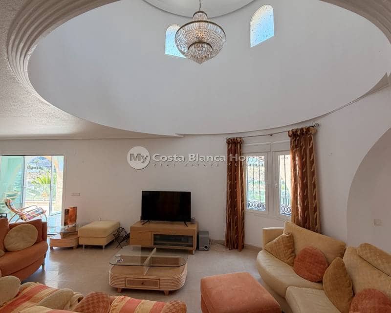 5 bedroom Villa for sale in La Marquesa with pool - € 595,000 (Ref: 9170622)
