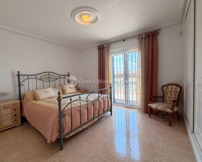 5 bedroom Villa for sale in La Marquesa with pool - € 595,000 (Ref: 9170622)