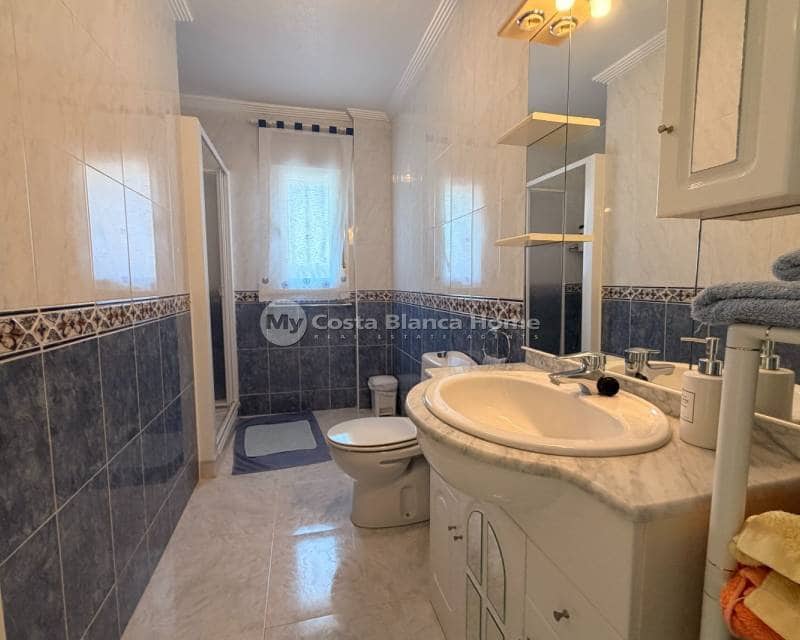 5 bedroom Villa for sale in La Marquesa with pool - € 595,000 (Ref: 9170622)