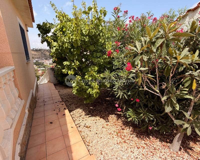 5 bedroom Villa for sale in La Marquesa with pool - € 595,000 (Ref: 9170622)