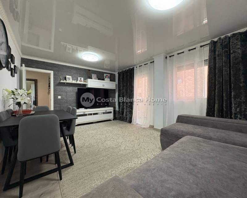 4 slaapkamer Appartement te koop in Torrevieja - € 209.000 (Ref: 9172013)