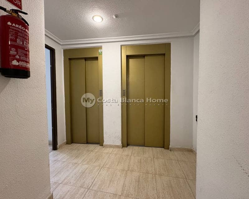 4 slaapkamer Appartement te koop in Torrevieja - € 209.000 (Ref: 9172013)