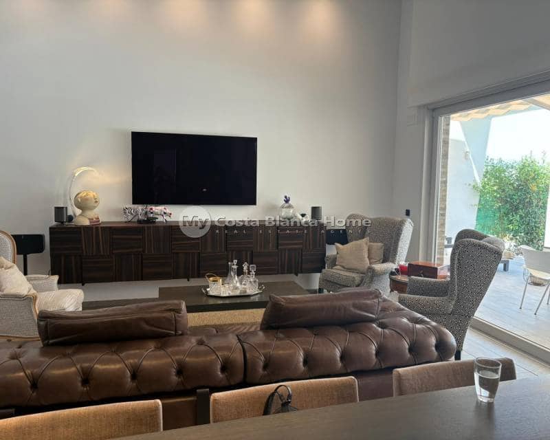 2 bedroom Villa for sale in Algorfa with pool - € 665,000 (Ref: 9172014)