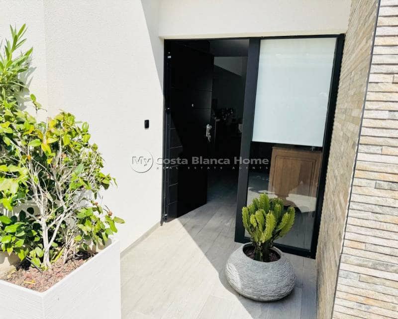 2 bedroom Villa for sale in Algorfa with pool - € 665,000 (Ref: 9172014)