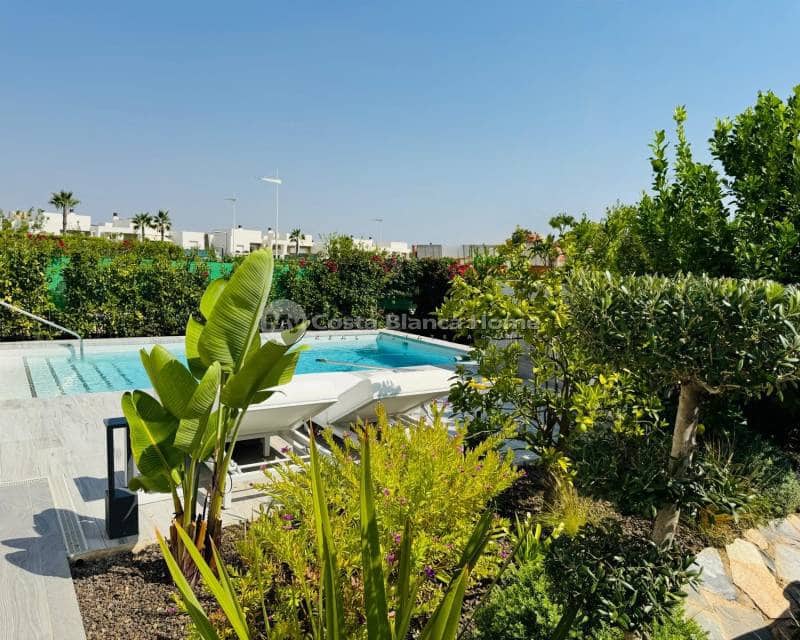 2 bedroom Villa for sale in Algorfa with pool - € 665,000 (Ref: 9172014)