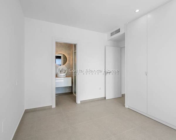 2 bedroom Apartment for sale in Los Alcázares with pool - € 299,000 (Ref: 9172015)