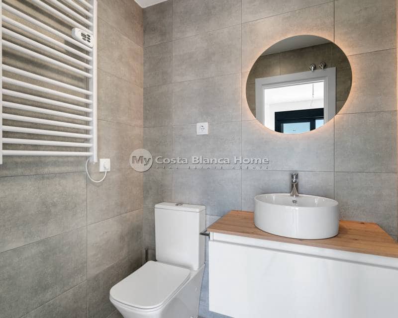 2 bedroom Apartment for sale in Los Alcazares with pool - € 299,000 (Ref: 9172015)