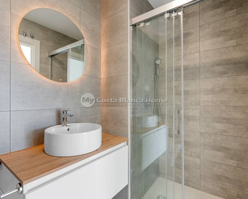 2 bedroom Apartment for sale in Los Alcazares with pool - € 299,000 (Ref: 9172015)