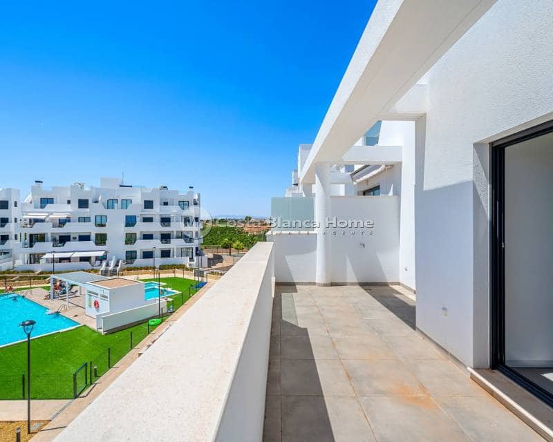2 bedroom Apartment for sale in Los Alcazares with pool - € 299,000 (Ref: 9172015)