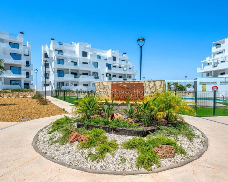 2 bedroom Apartment for sale in Los Alcazares with pool - € 299,000 (Ref: 9172015)