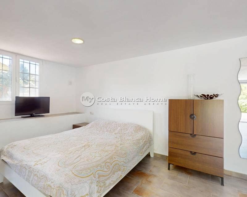 5 Zimmer Villa zu verkaufen in La Zenia mit Pool - 795.000 € (Ref: 9172016)