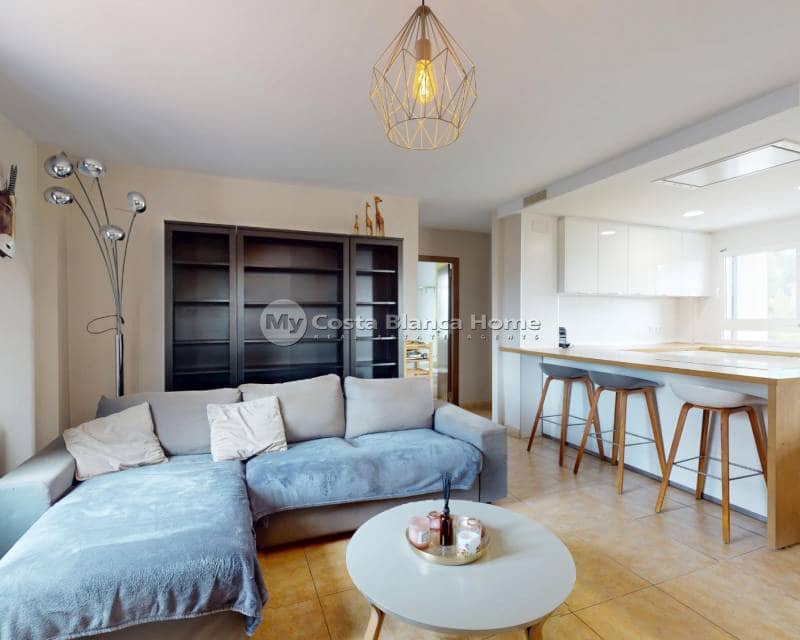 5 Zimmer Villa zu verkaufen in La Zenia mit Pool - 795.000 € (Ref: 9172016)