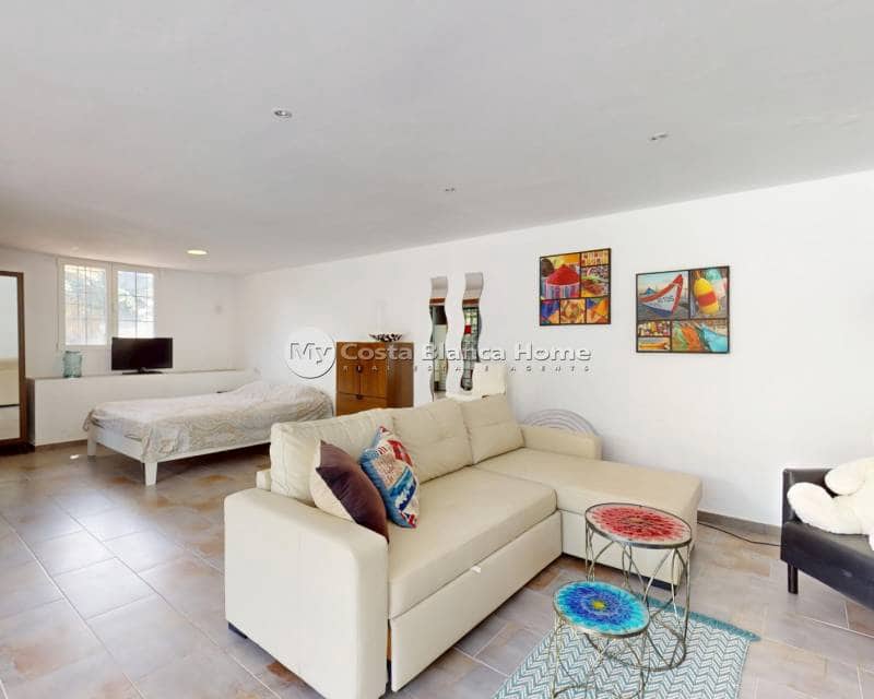 5 Zimmer Villa zu verkaufen in La Zenia mit Pool - 795.000 € (Ref: 9172016)