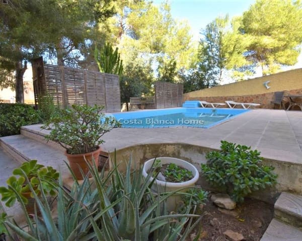 Chalet de 6 habitaciones en Villamartin, Orihuela en venta con piscina - 450.000 € (Ref: 9172019)