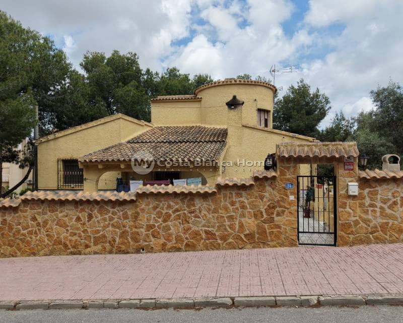 6 sypialnia Willa na sprzedaż w Villamartin z basenem - 450 000 € (Ref: 9172019)