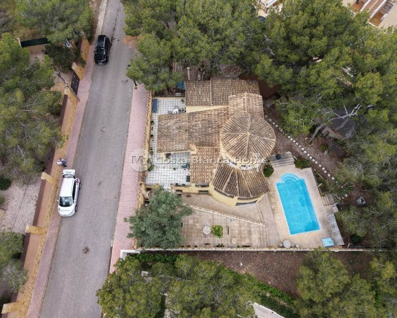 6 sypialnia Willa na sprzedaż w Villamartin z basenem - 450 000 € (Ref: 9172019)