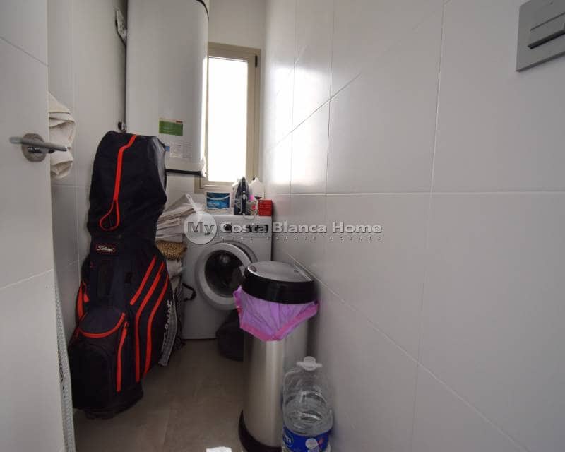 3 bedroom Villa for sale in Villamartin with pool - € 369,950 (Ref: 9172023)