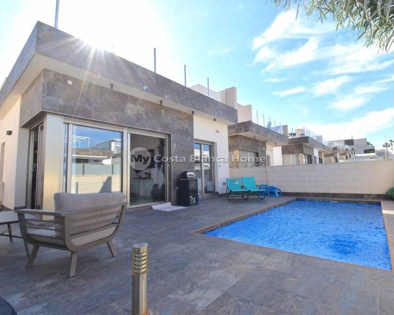 3 bedroom Villa for sale in Villamartin with pool - € 369,950 (Ref: 9172023)