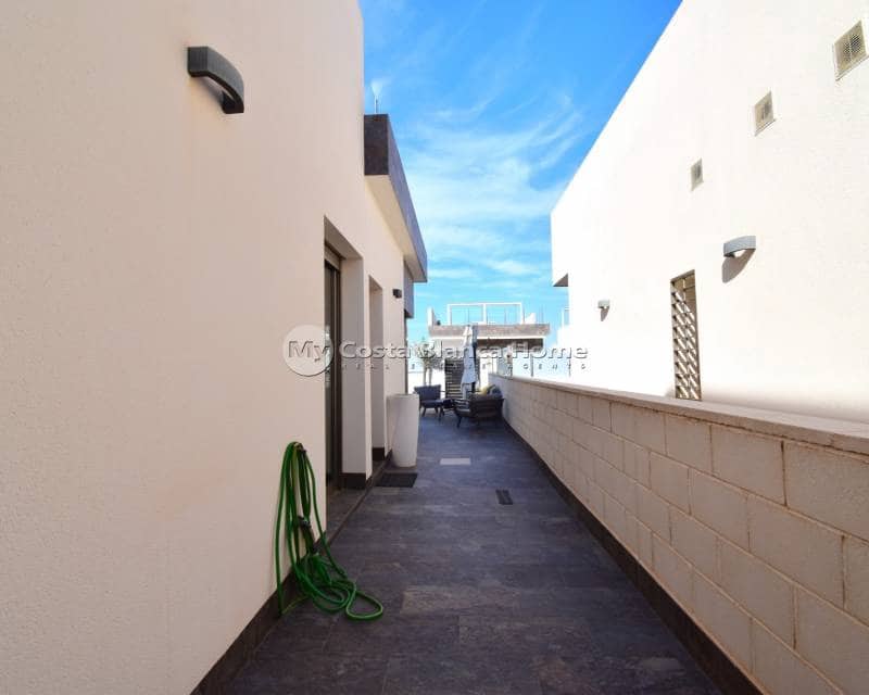 3 bedroom Villa for sale in Villamartin with pool - € 369,950 (Ref: 9172023)