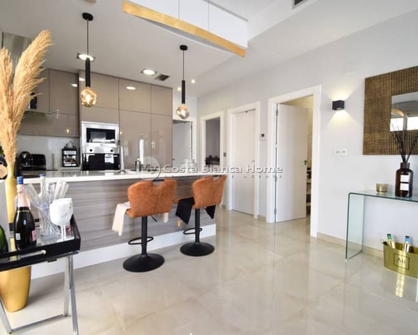 3 soveværelse Villa til salg i Villamartin, Orihuela med swimmingpool - € 369.950 (Ref: 9172023)